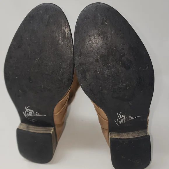 Very Volatile Fringe Riding Boot Leather Taupe women's 6.5 - Picture 3 of 16